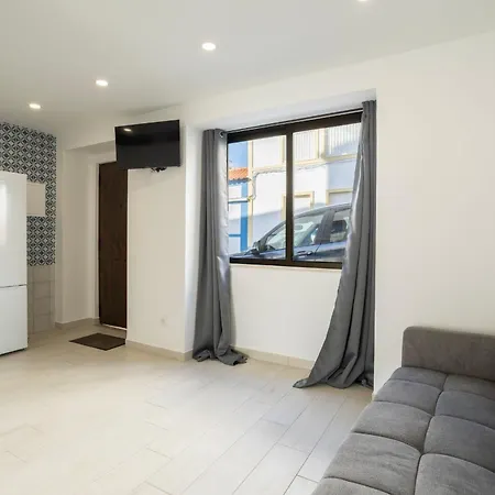 Beachside R/c Apartment *